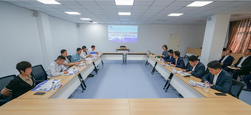 省森工集團(tuán)露水河林業(yè)局與長白山旅游股份有限公司就森林旅游、促進(jìn)林業(yè)轉(zhuǎn)型升級開展業(yè)務(wù)對接