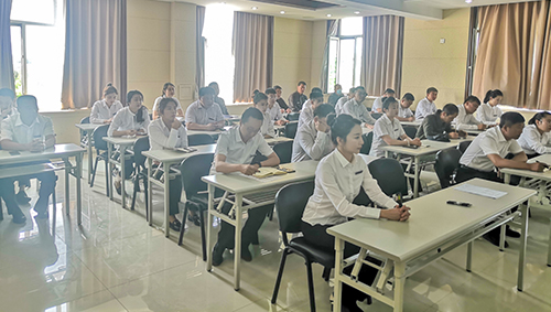 城區(qū)運營部召開“優(yōu)質(zhì)服務(wù)、安全運營”安全服務(wù)培訓(xùn)會