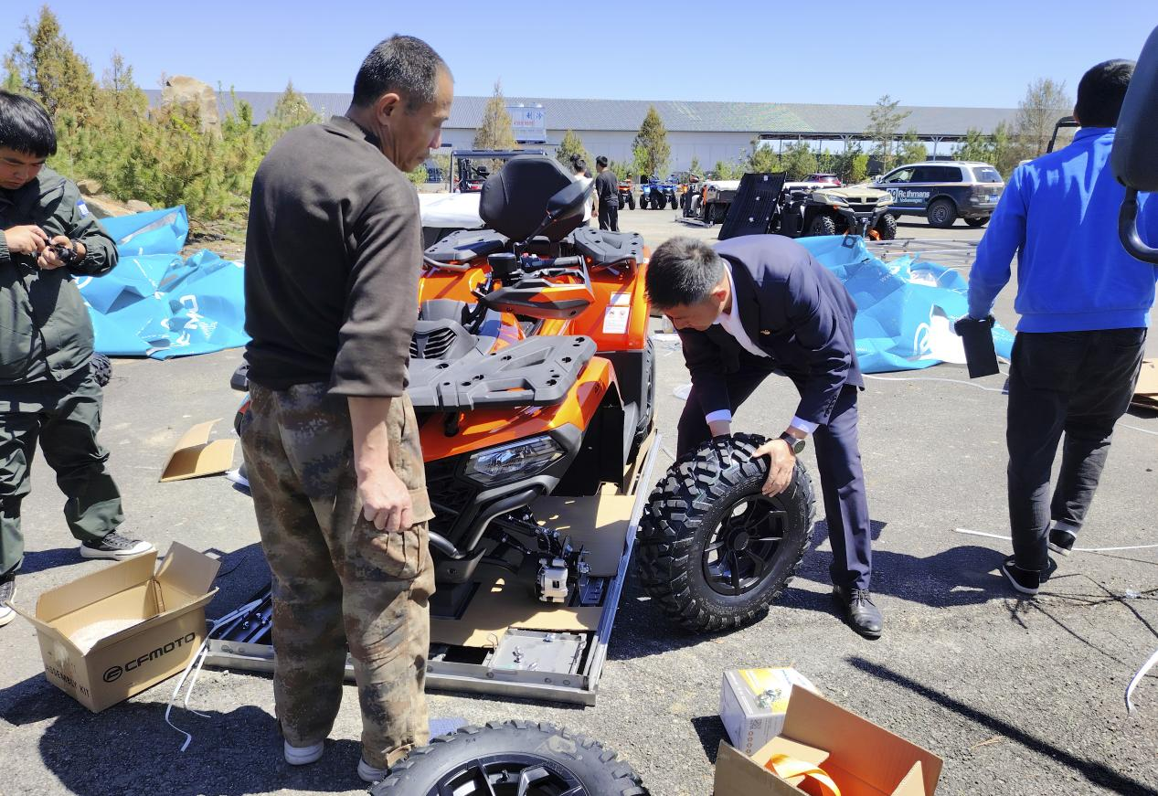 城區(qū)運營黨支部開展“我是黨員我?guī)ь^、立足崗位做貢獻(xiàn)”主題黨日活動